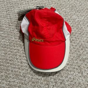 ASICS running cap